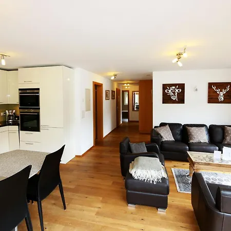 Hollywood 3 Appartement-fewo- Bad- Wc- 3 Schlafraeume 6-bettwohnung By Interhome Appartamento *
