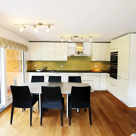 Hollywood 3 Appartement-fewo- Bad- Wc- 3 Schlafraeume 6-bettwohnung By Interhome Appartamento