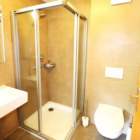 Appartamento Hollywood 3 Appartement-fewo- Bad- Wc- 3 Schlafraeume 6-bettwohnung By Interhome Saas-Fee