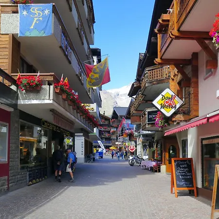 Appartamento Hollywood 3 Appartement-fewo- Bad- Wc- 3 Schlafraeume 6-bettwohnung By Interhome