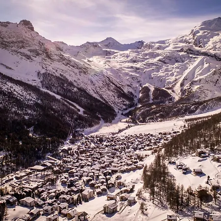 Hollywood 3 Appartement-fewo- Bad- Wc- 3 Schlafraeume 6-bettwohnung By Interhome * Saas-Fee